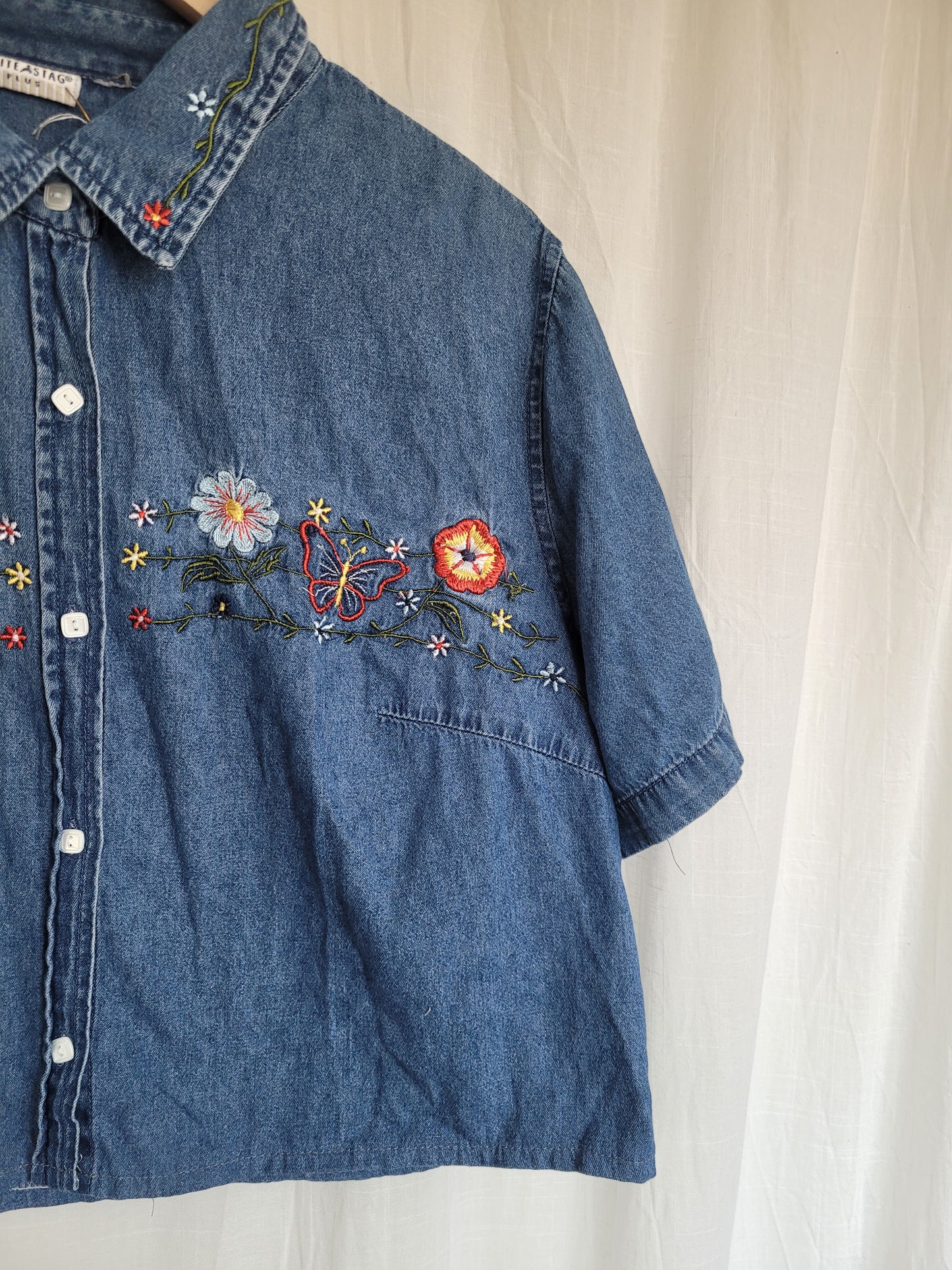 🌸 Butterfly Bloom - vintage cropped denim shirt with embroidered details - size L/XL