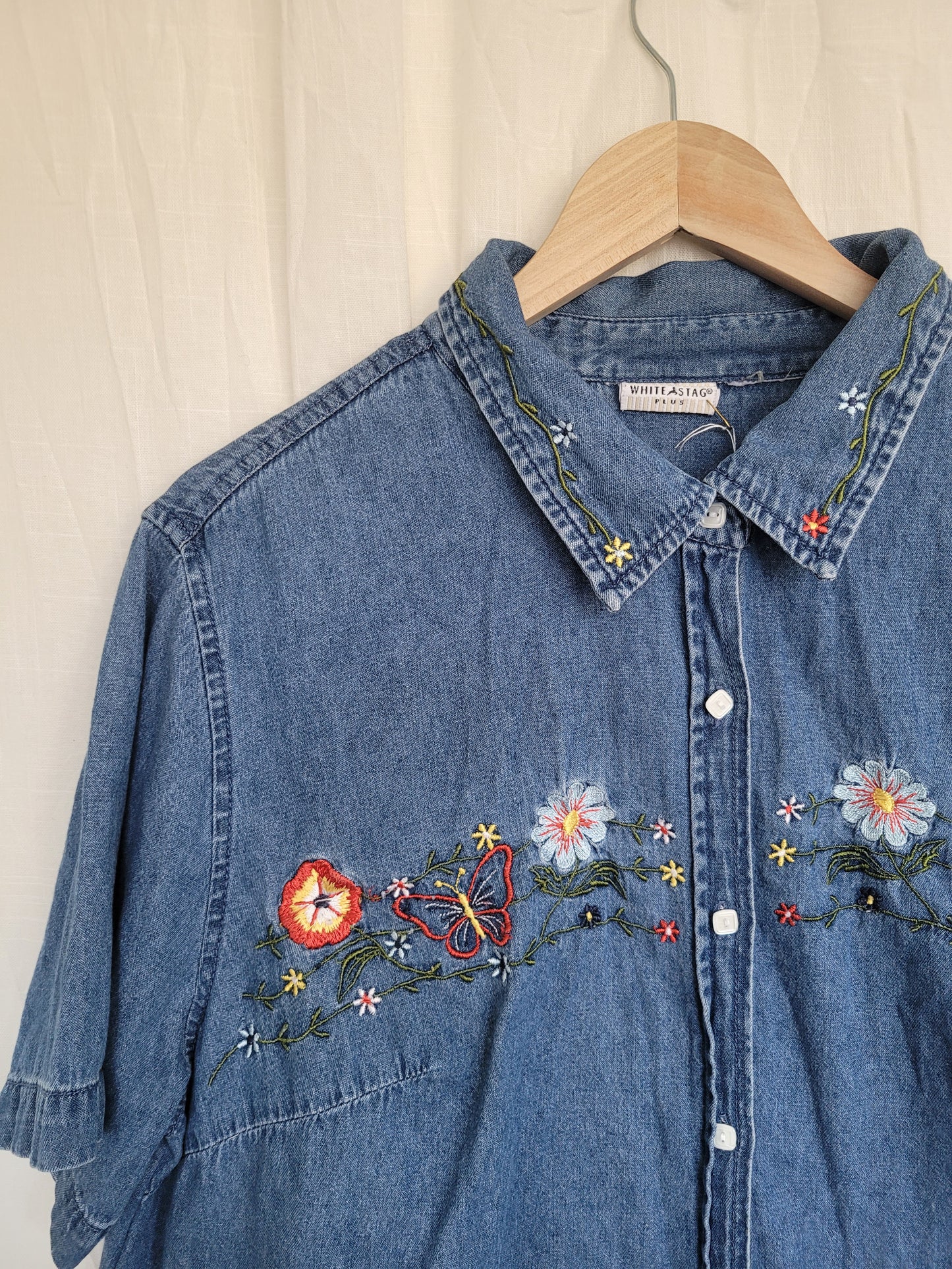 🌸 Butterfly Bloom - vintage cropped denim shirt with embroidered details - size L/XL