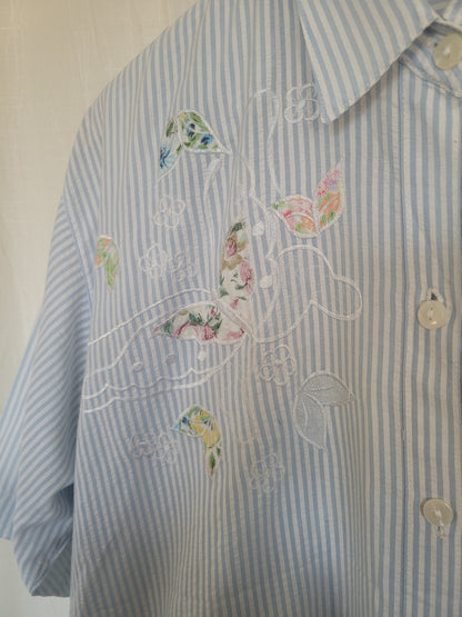 🦋 Sunny Day - vintage striped shirt with embroidered butterflies - size L/XL