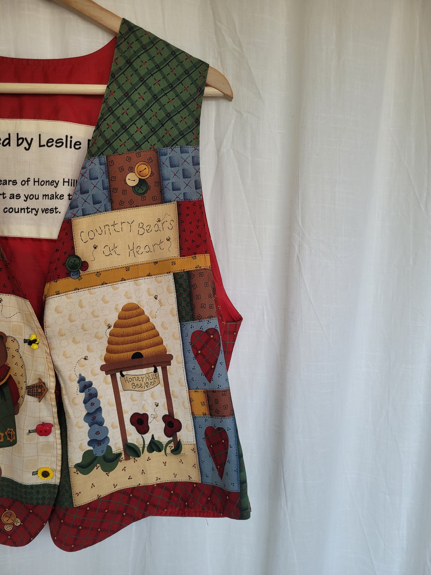 🌼 Sweet as Honey - vintage vest with bears and bees - size M