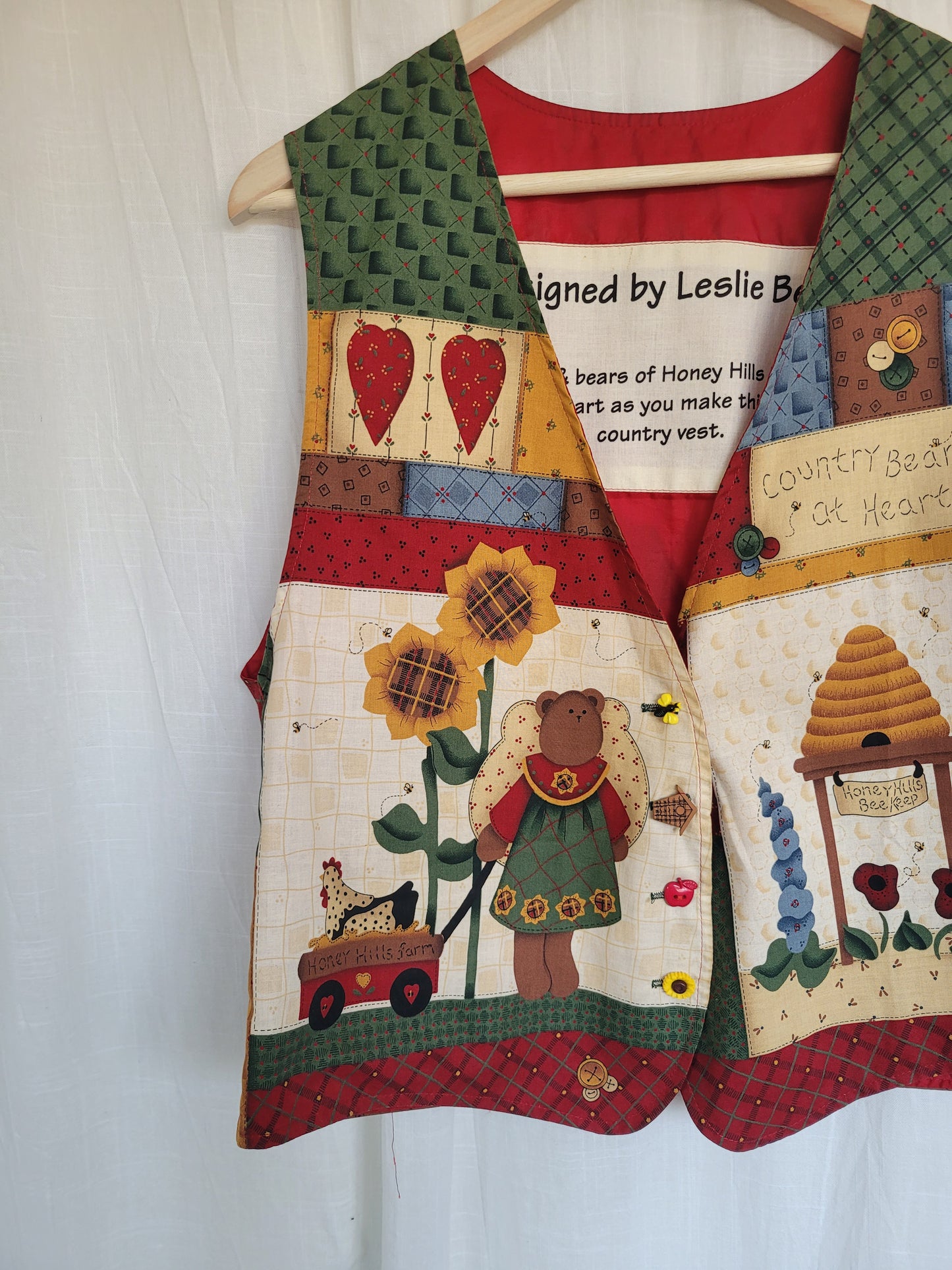 🌼 Sweet as Honey - vintage vest with bears and bees - size M