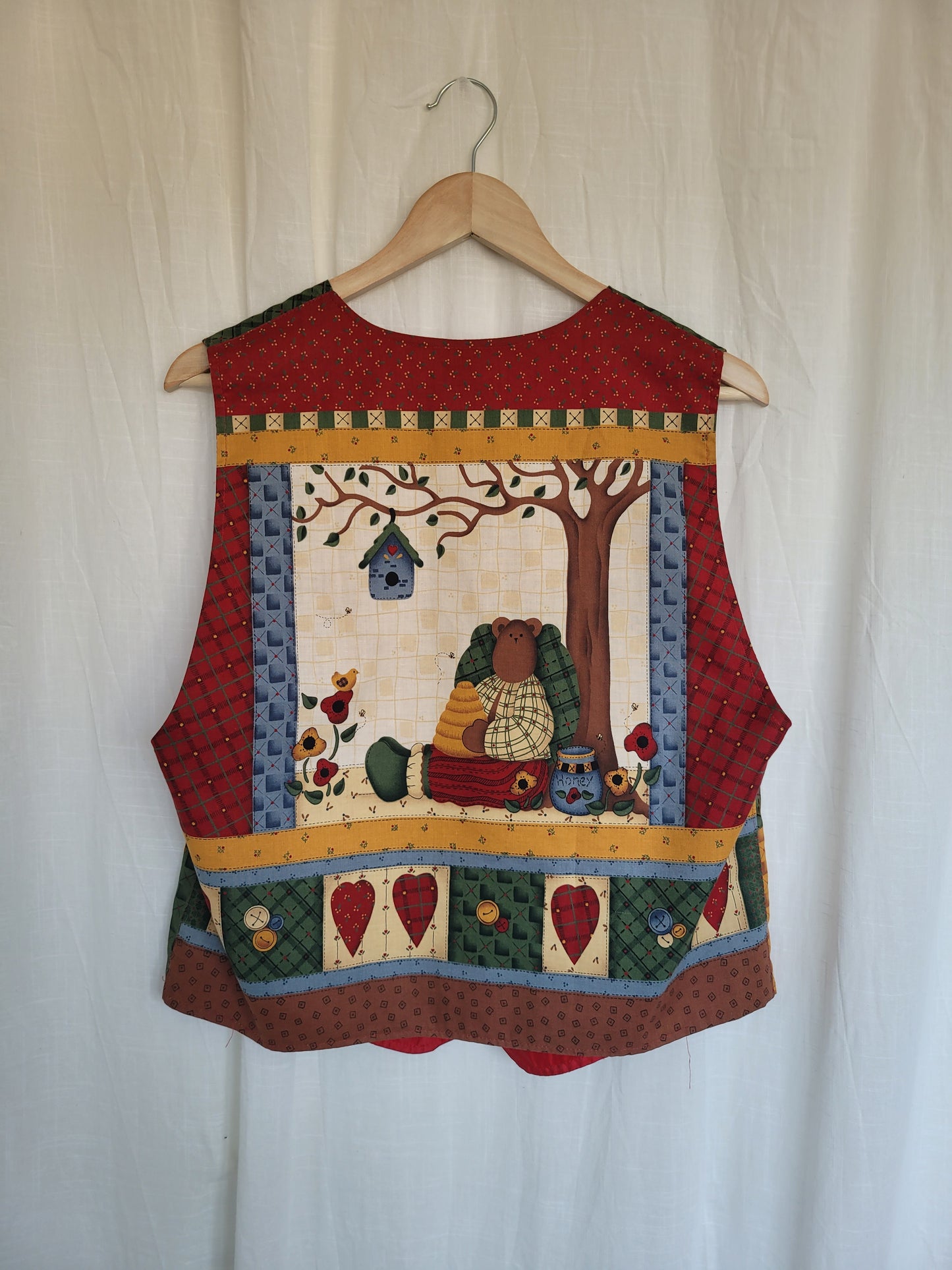 🌼 Sweet as Honey - vintage vest with bears and bees - size M