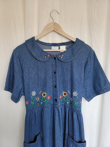 ✨ Sunny Meadow - vintage denim dress with embroidered details - size L