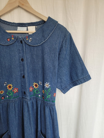✨ Sunny Meadow - vintage denim dress with embroidered details - size L
