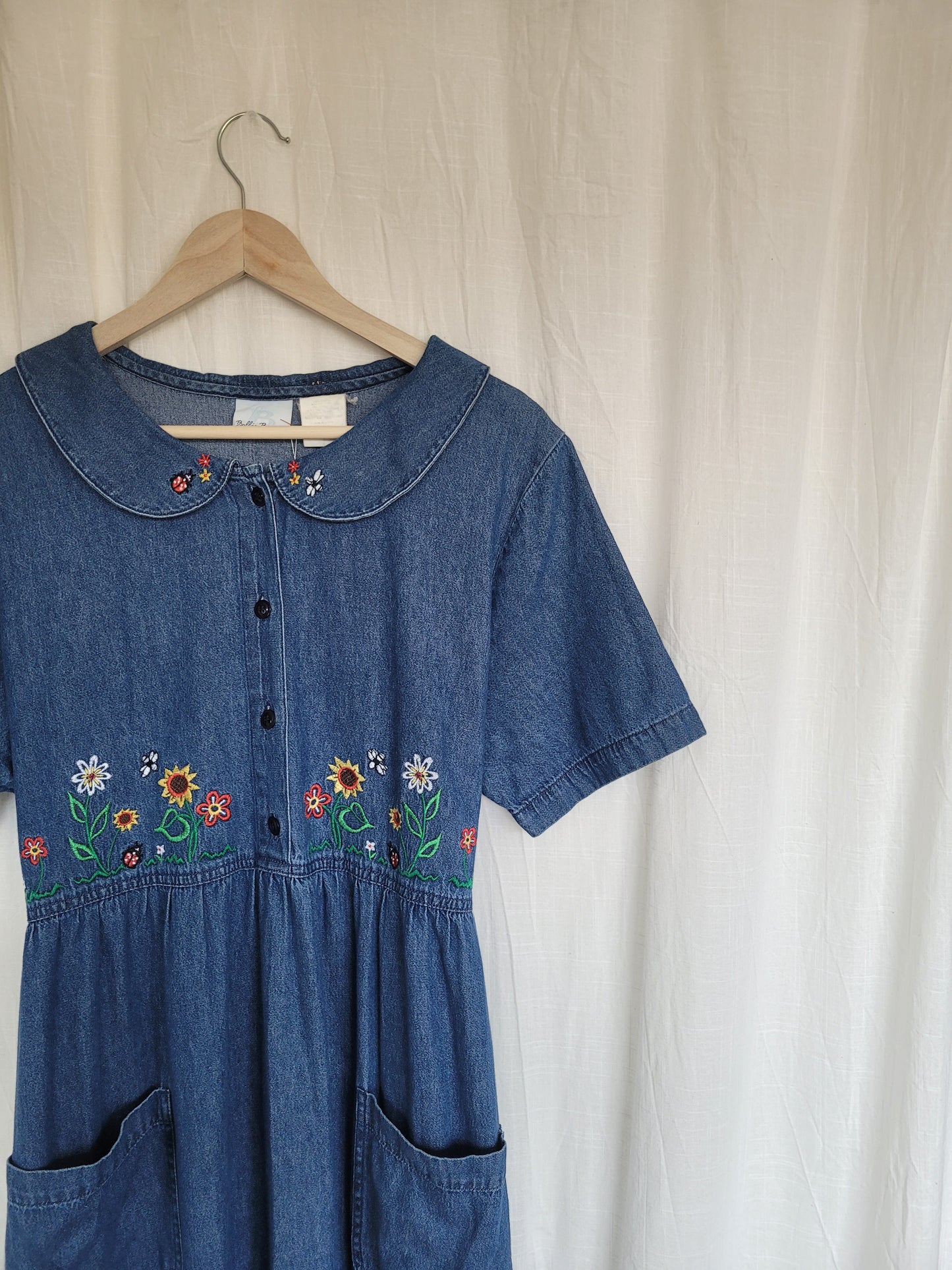 ✨ Sunny Meadow - vintage denim dress with embroidered details - size L