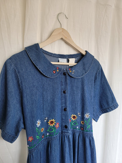 ✨ Sunny Meadow - vintage denim dress with embroidered details - size L