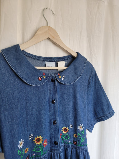 ✨ Sunny Meadow - vintage denim dress with embroidered details - size L