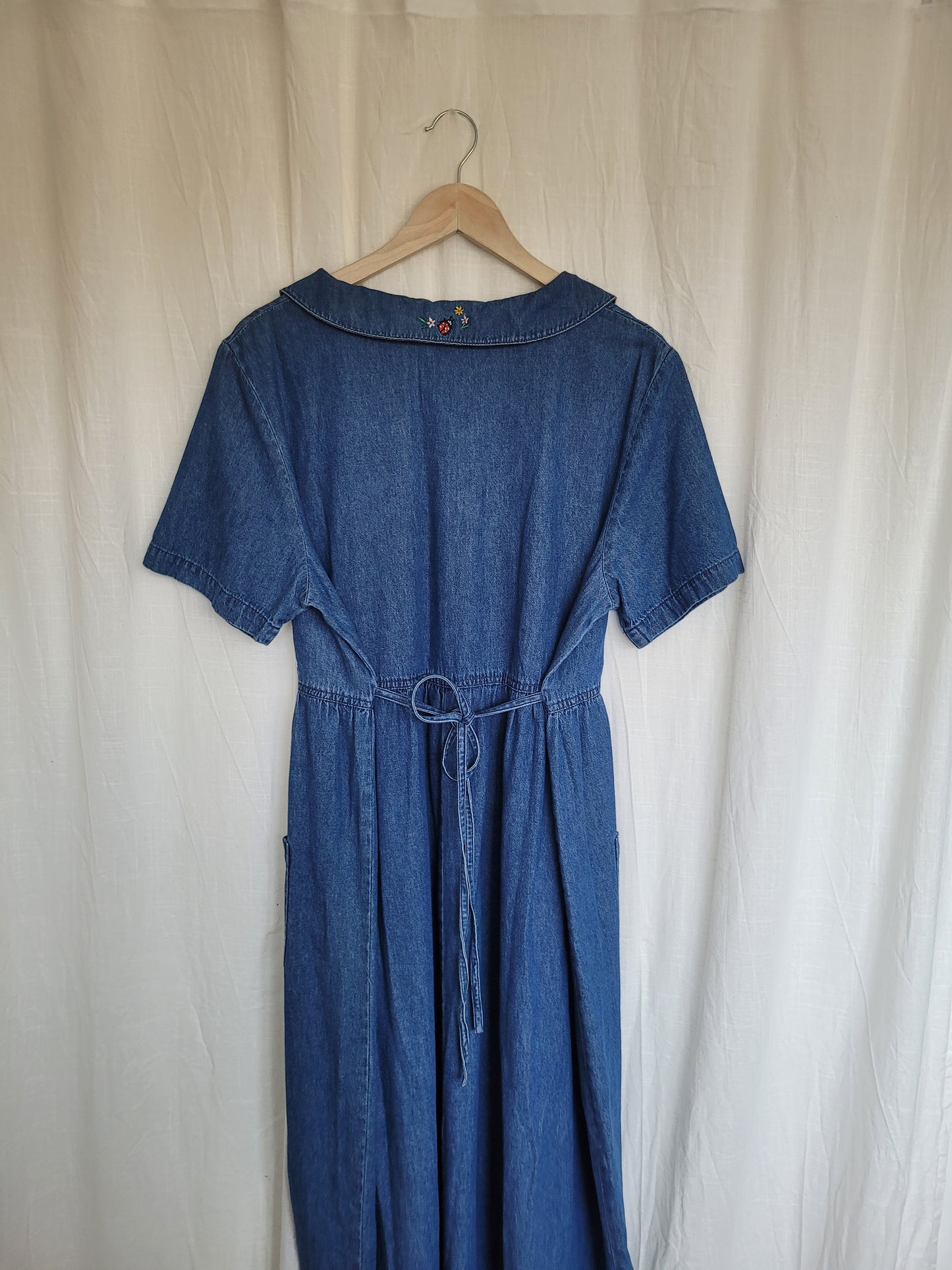 ✨ Sunny Meadow - vintage denim dress with embroidered details - size L