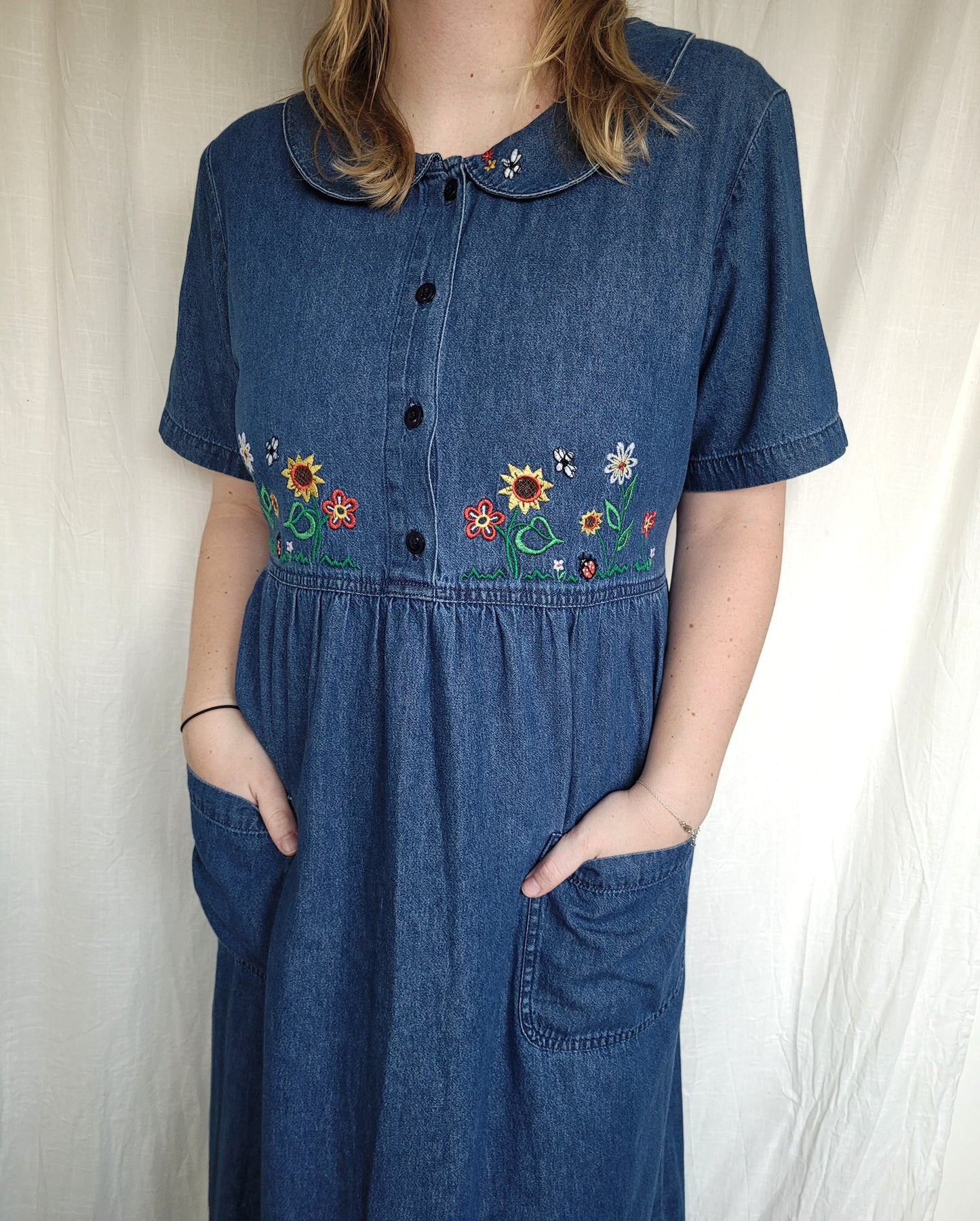 ✨ Sunny Meadow - vintage denim dress with embroidered details - size L