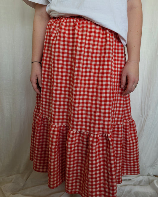 🍓 Strawberry Picnic - vintage red/white gingham skirt - size M to XL