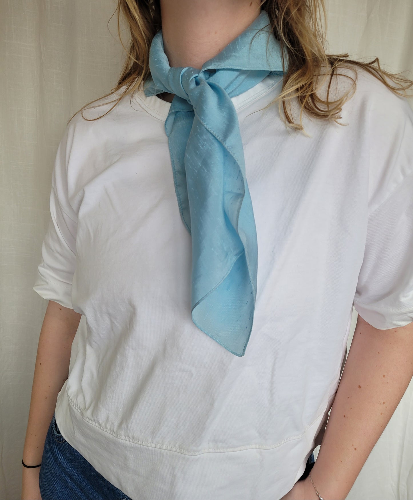 💙 Shimmering Breeze - vintage light blue scarf with shimmer