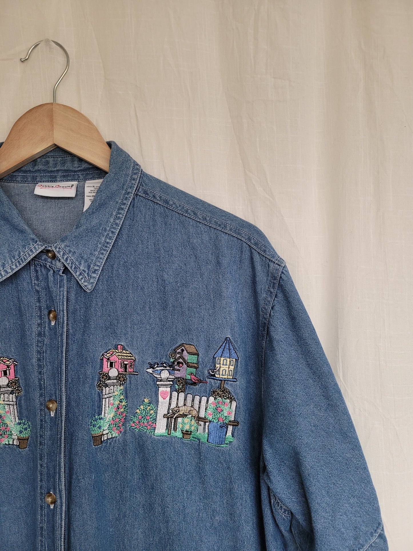 🌼 Lazy Garden Afternoon - vintage denim shirt with embroidered garden details - size XL