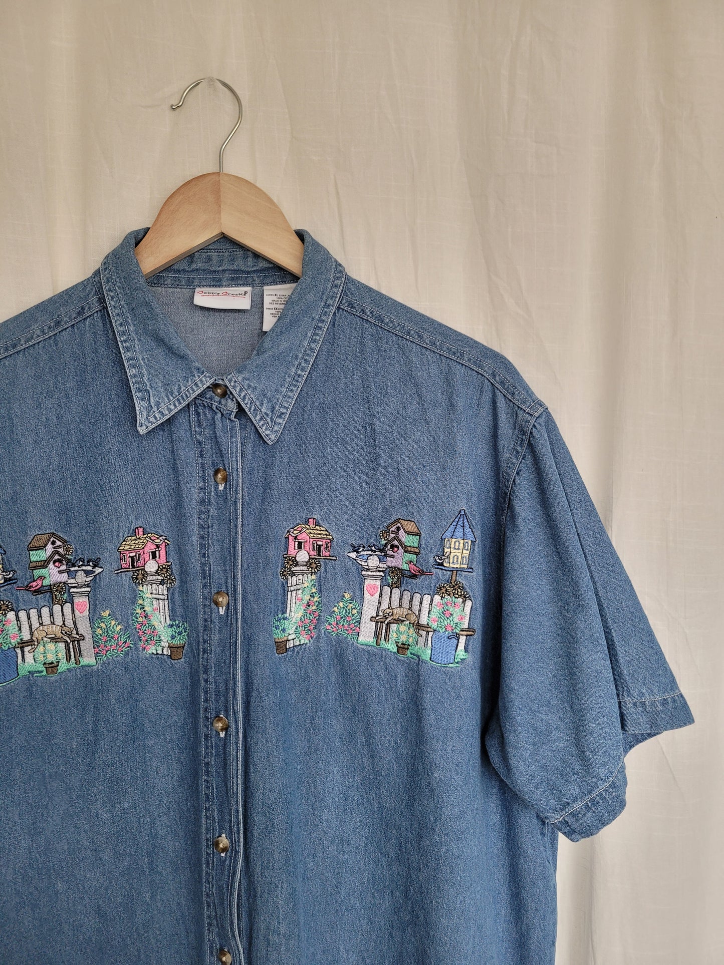 🌼 Lazy Garden Afternoon - vintage denim shirt with embroidered garden details - size XL