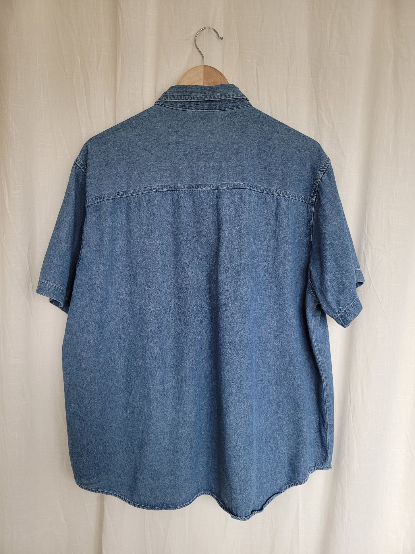 🌼 Lazy Garden Afternoon - vintage denim shirt with embroidered garden details - size XL