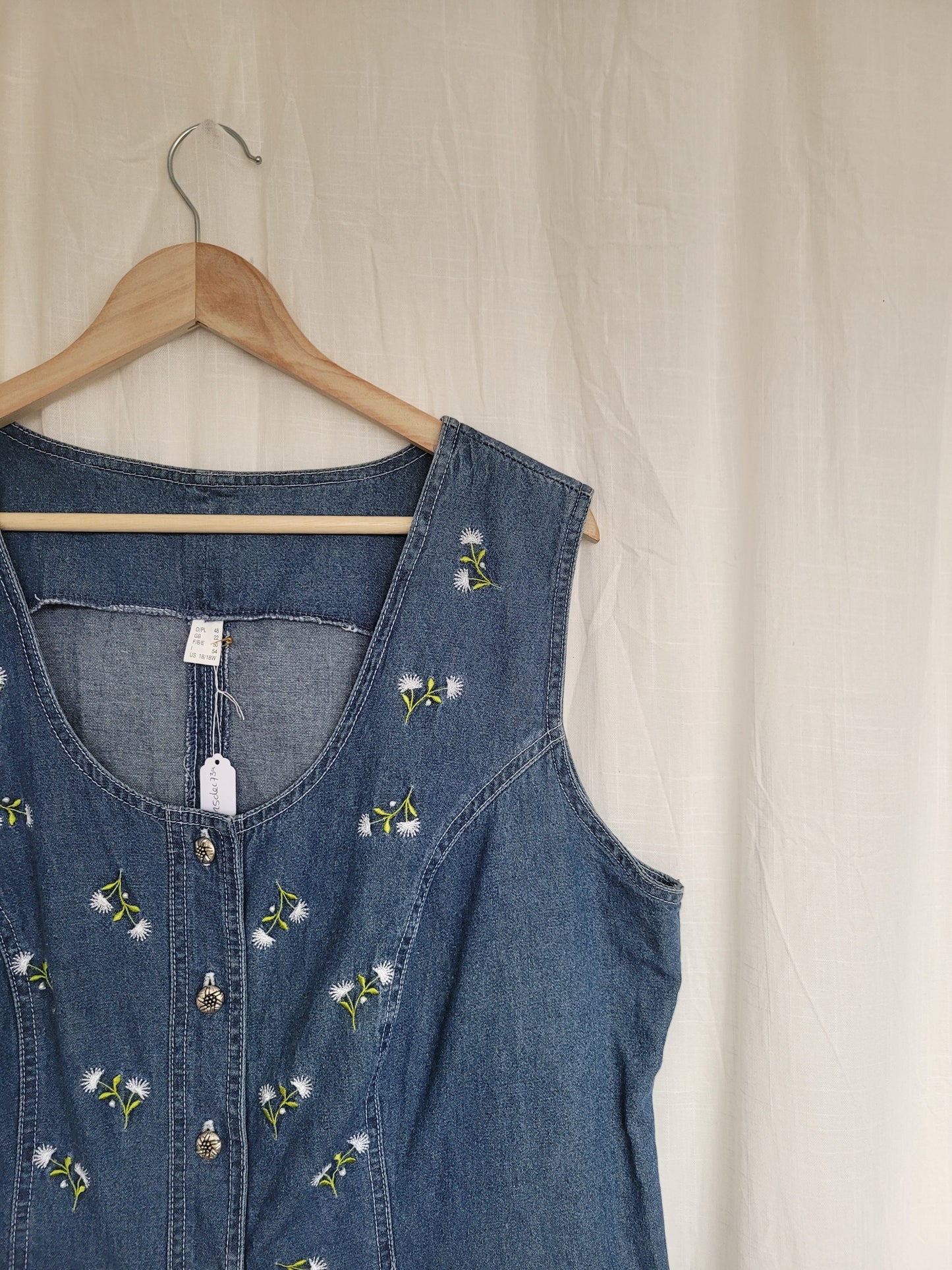 🤍 Alpine Garden - vintage denim vest with embroidered flowers - size XL