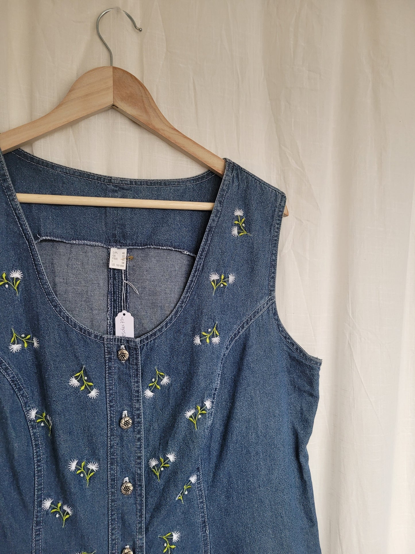 🤍 Alpine Garden - vintage denim vest with embroidered flowers - size XL