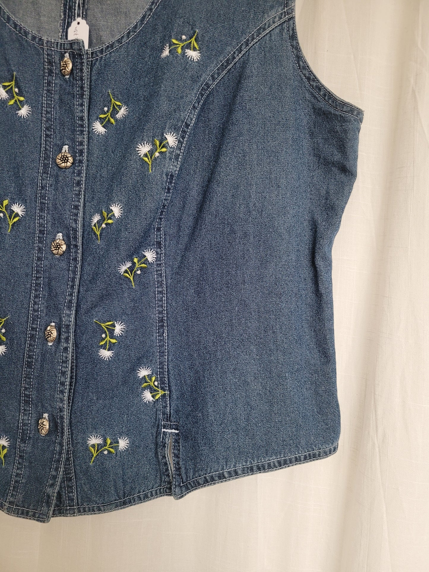 🤍 Alpine Garden - vintage denim vest with embroidered flowers - size XL