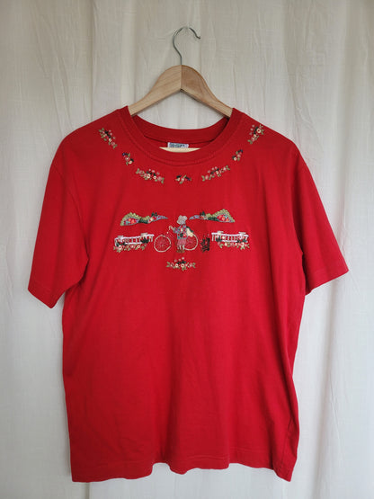 🐭 Tiny Adventures - vintage t-shirt with embroidered flower and mouse details - size M