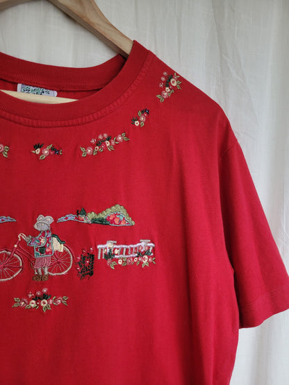 🐭 Tiny Adventures - vintage t-shirt with embroidered flower and mouse details - size M