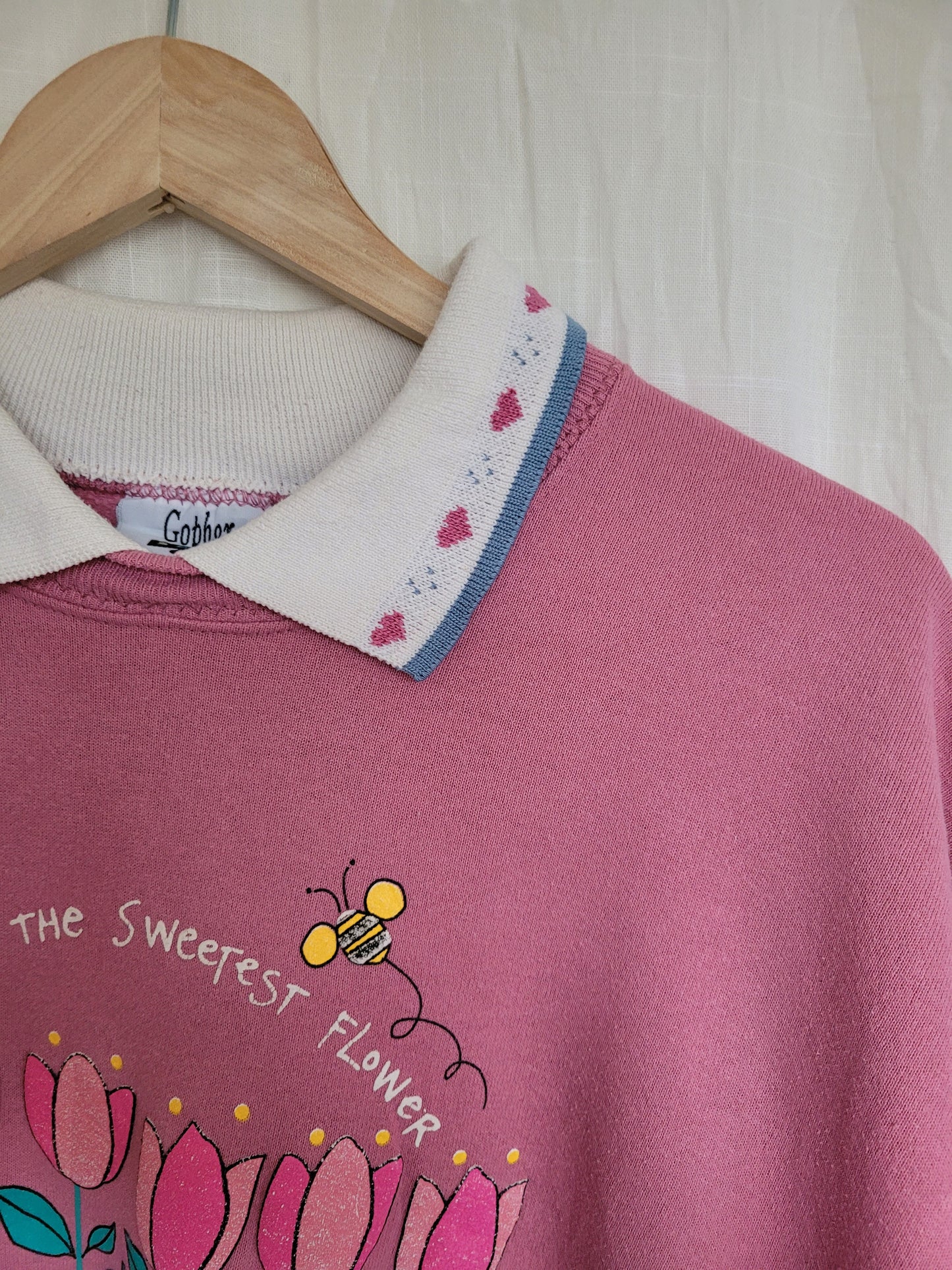 🌷 Love Grows Here - vintage crewneck sweater with spring inspired image - size XL