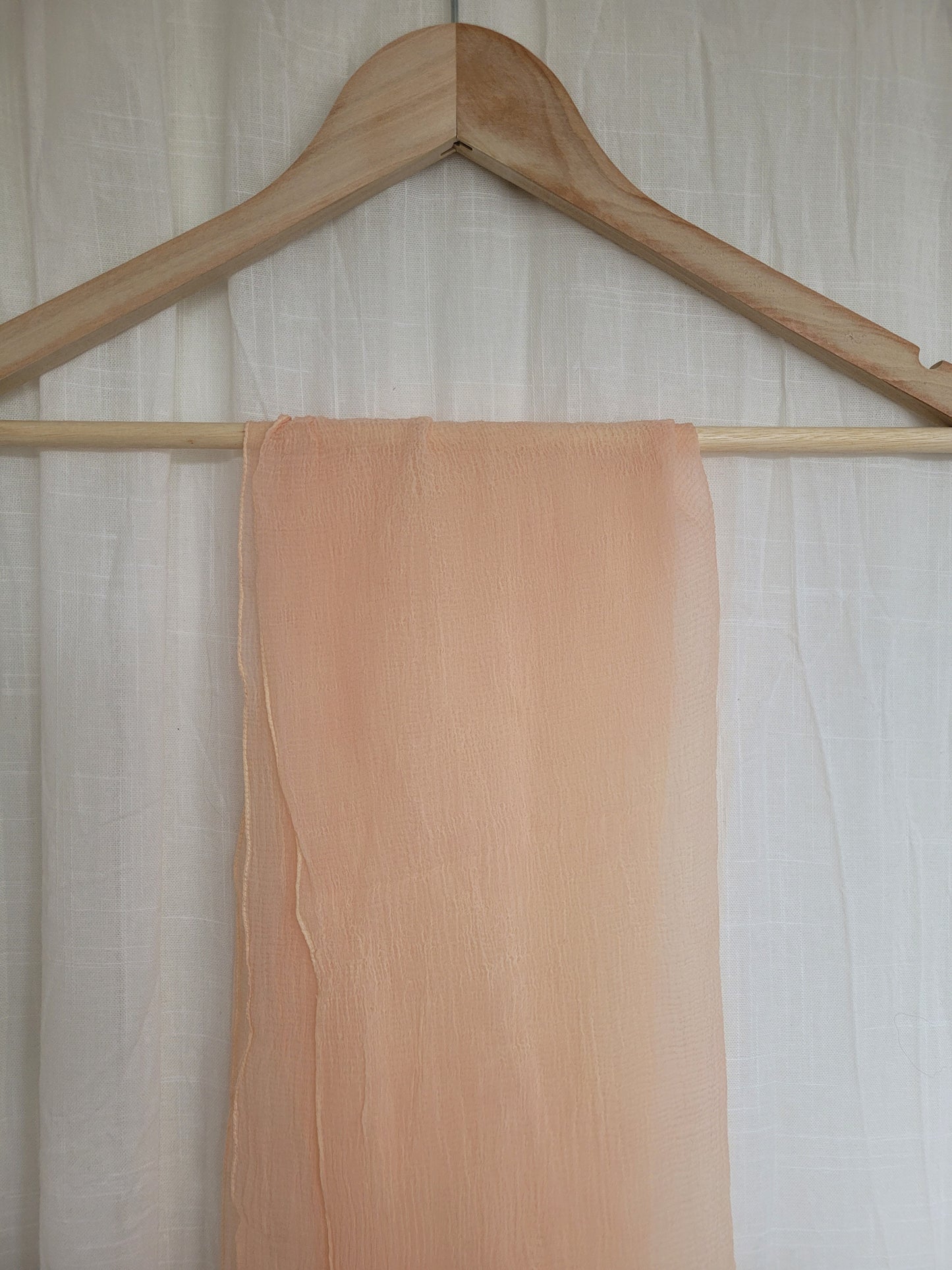 🍑 Peachy Breeze - vintage mesh scarf