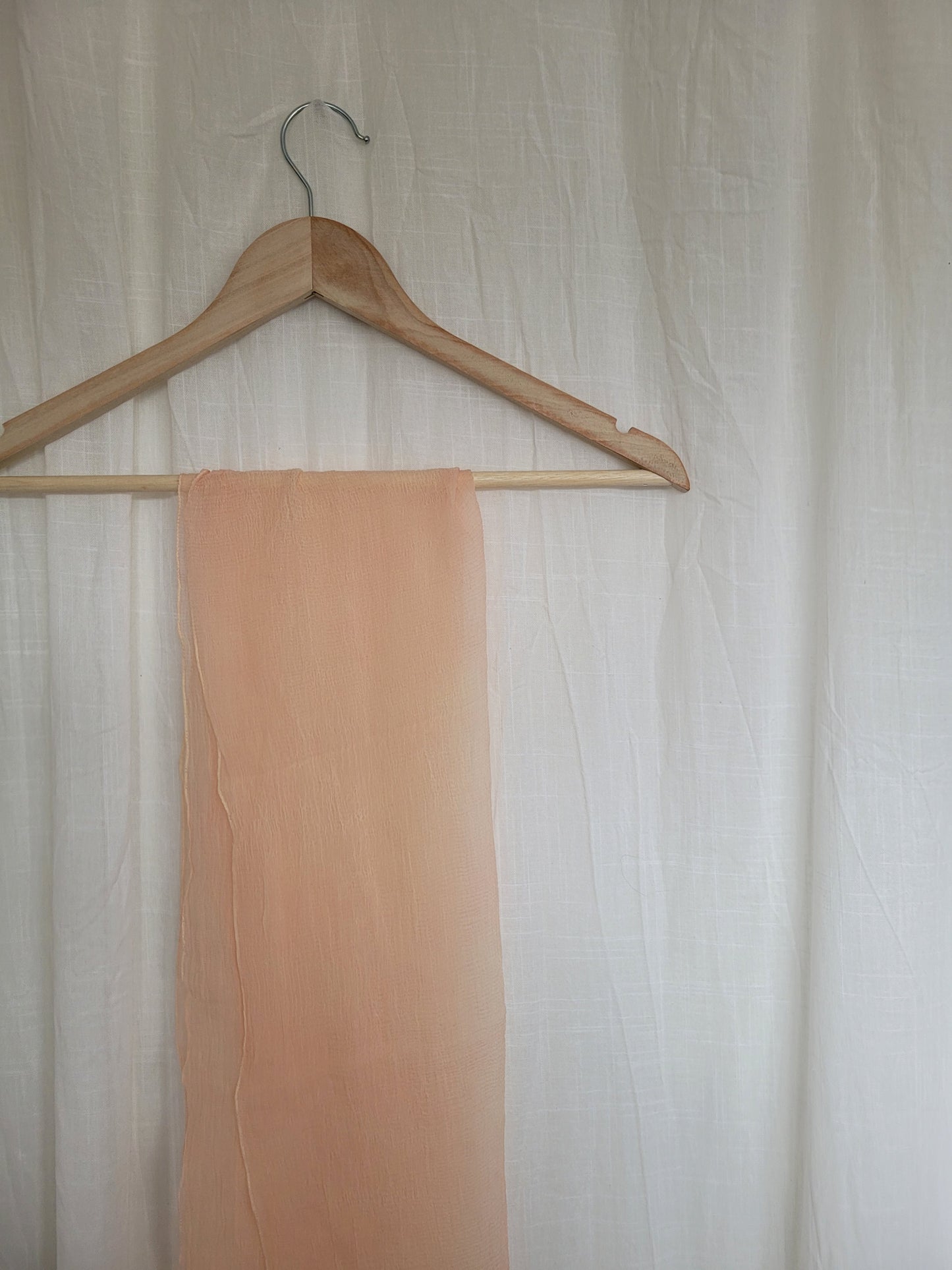 🍑 Peachy Breeze - vintage mesh scarf