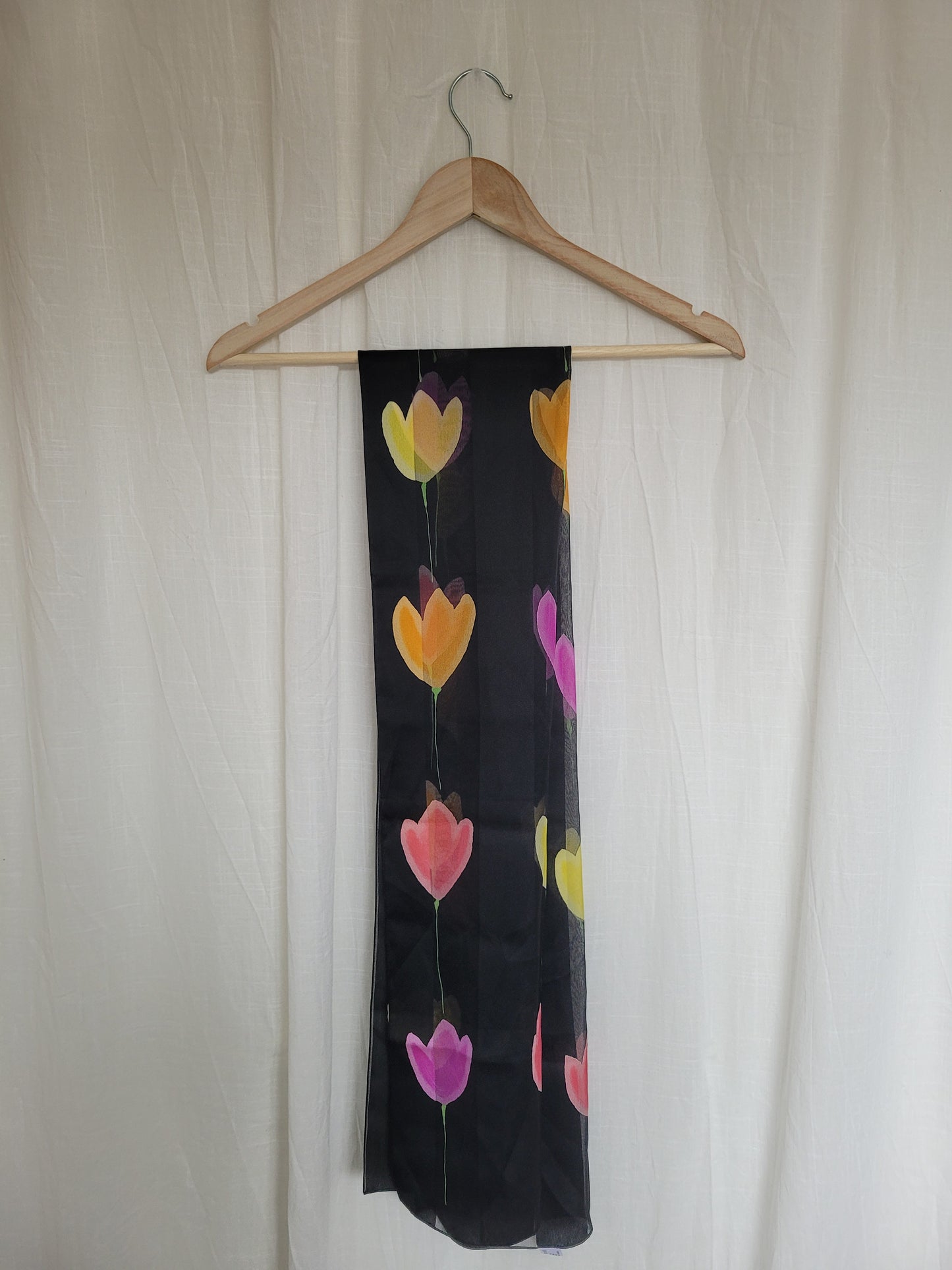 🌸 Tulip Garden - vintage scarf with tulip design