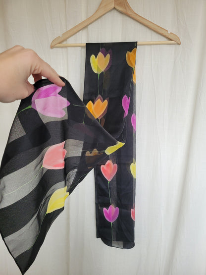 🌸 Tulip Garden - vintage scarf with tulip design