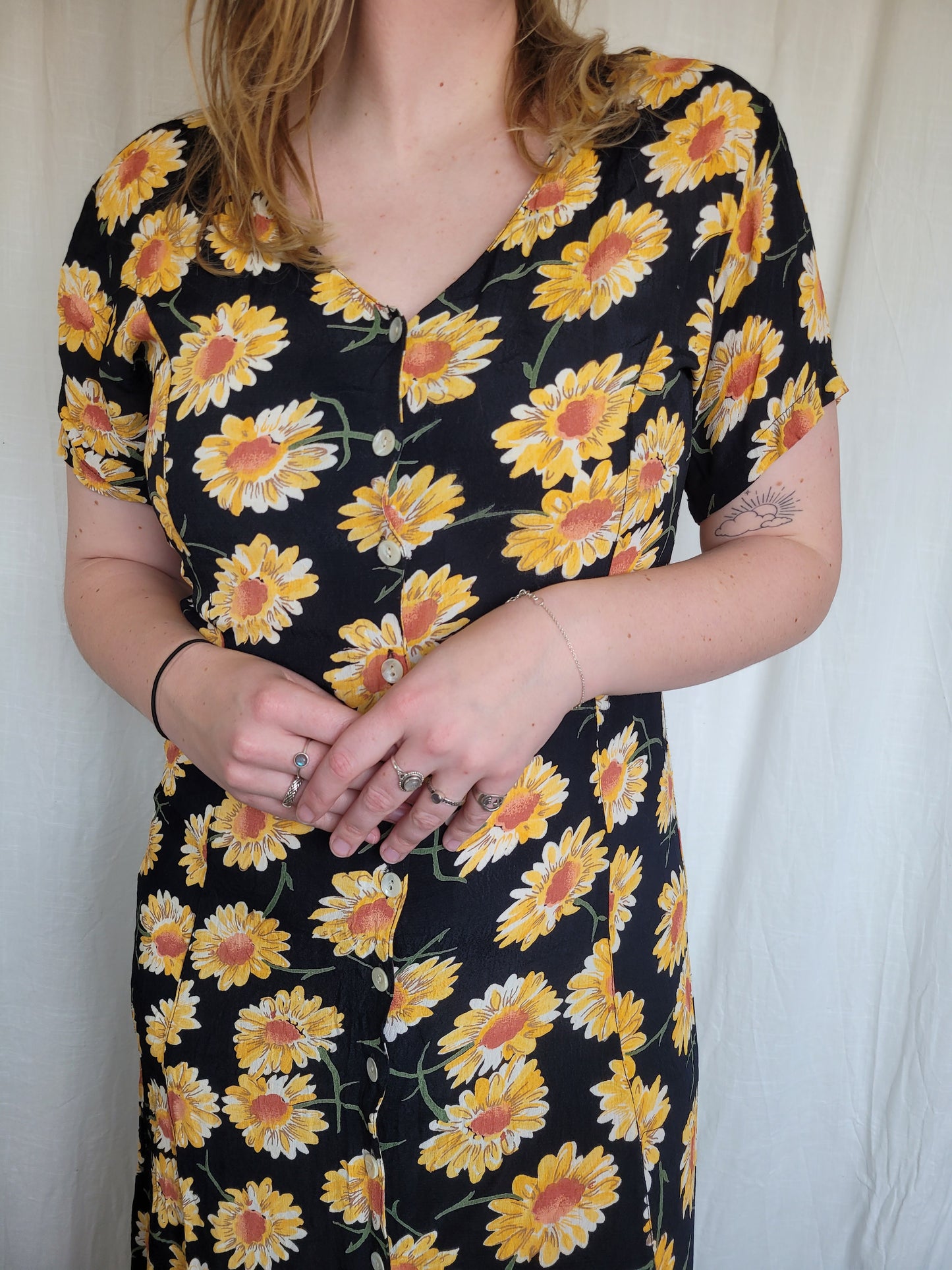 🖤 The Evening Garden - vintage long black dress with yellow flowerprint - size M/L