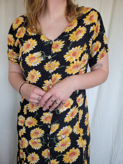 🖤 The Evening Garden - vintage long black dress with yellow flowerprint - size M/L