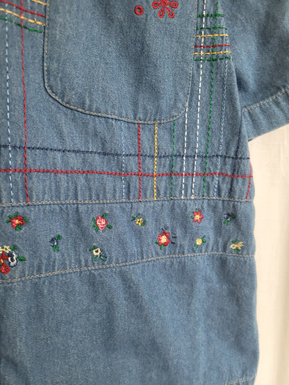 🌿 The Stripe & Bloom - vintage denim shirt with embroidered details - size M