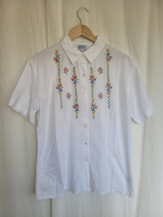 🤍 The Clean Bloom - vintage deadstock shirt with embroidered flowers - size L