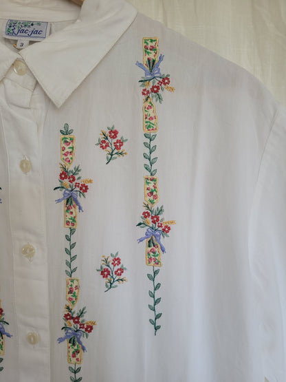 🤍 The Clean Bloom - vintage deadstock shirt with embroidered flowers - size L
