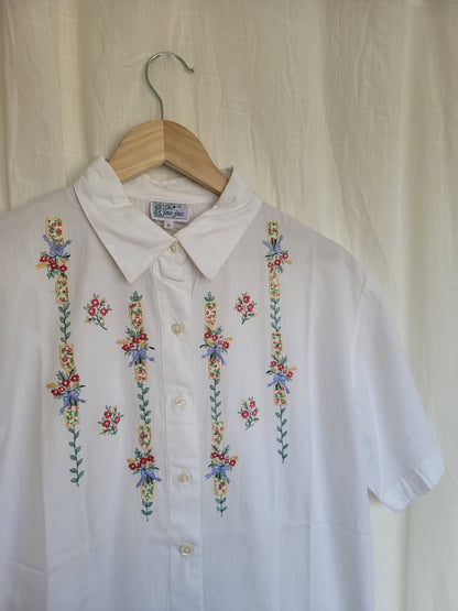 🤍 The Clean Bloom - vintage deadstock shirt with embroidered flowers - size L