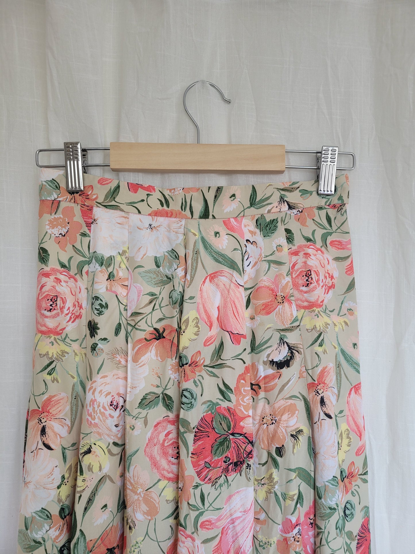 🌸 Blushing Garden - vintage skirt with flower pattern - size S