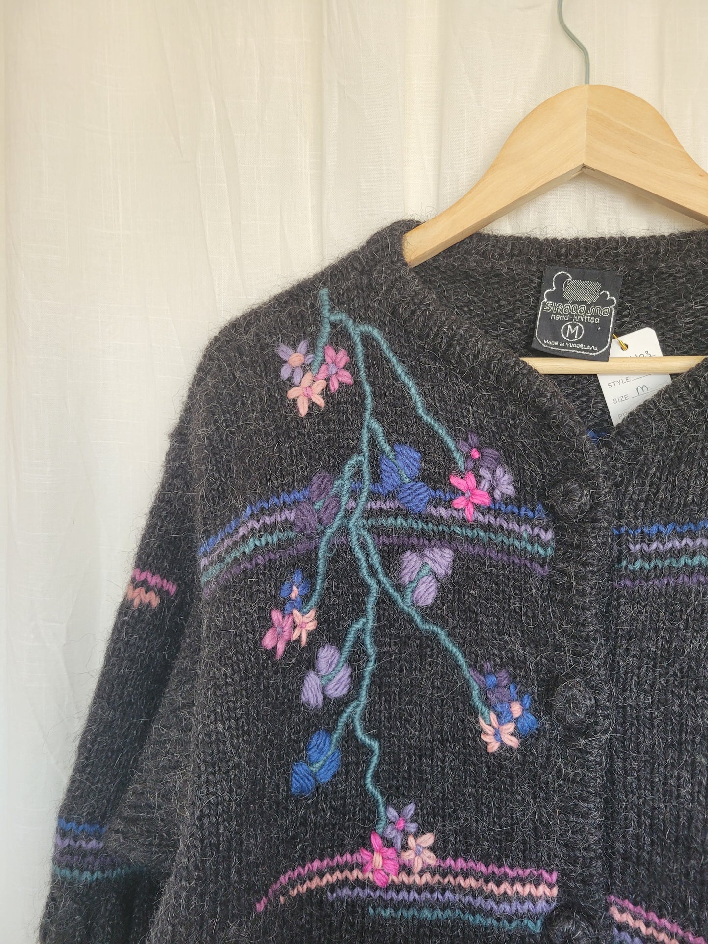 💜 Pink & Purple Bloom - vintage woollen cardigan with embroidered blossomflowers - size M