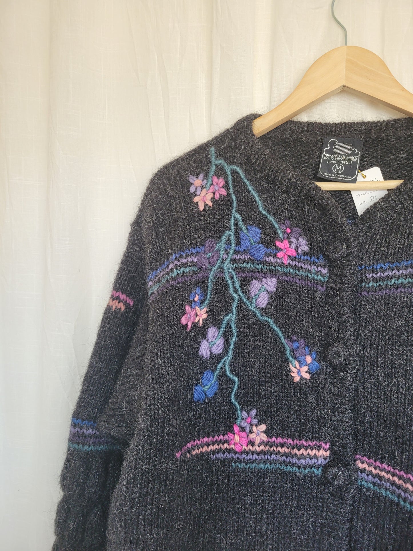 💜 Pink & Purple Bloom - vintage woollen cardigan with embroidered blossomflowers - size M