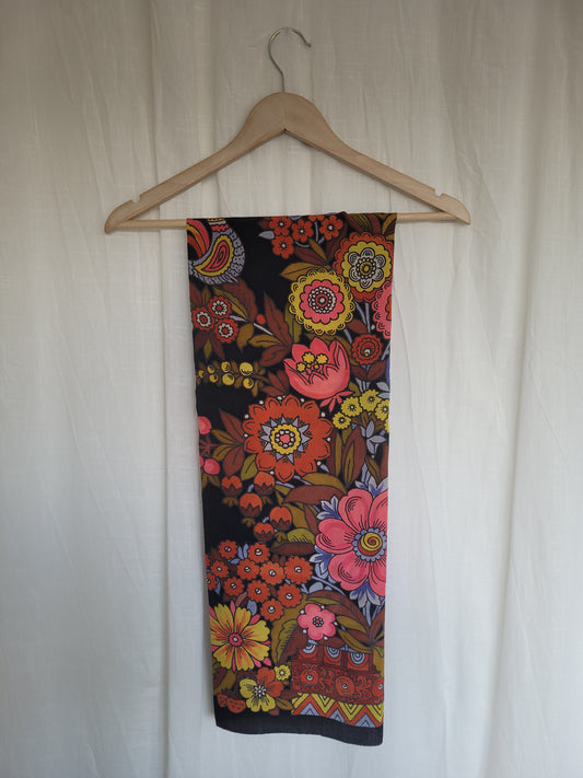 🌈 Flower Power - vintage colorful flower scarf