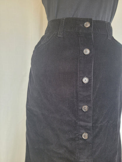 ✨ Velvet Shadow - black corduroy skirt - size L