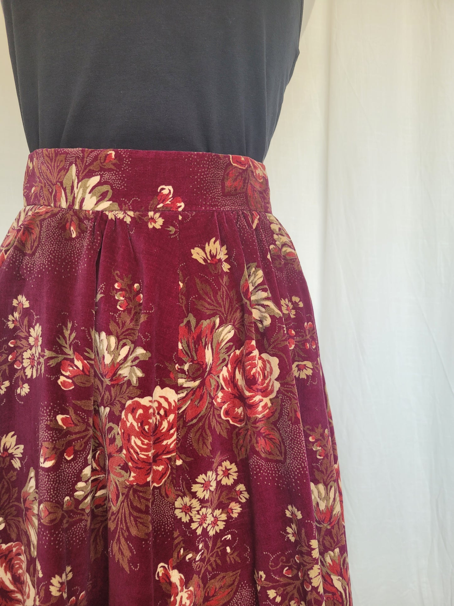 🌙 Midnight Rose Garden - flowy vintage velvet skirt - size M