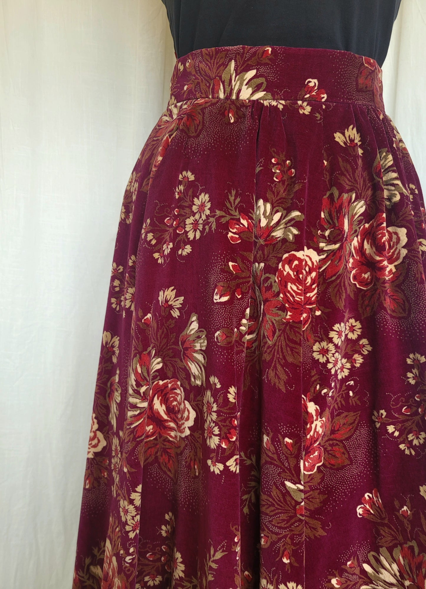 🌙 Midnight Rose Garden - flowy vintage velvet skirt - size M
