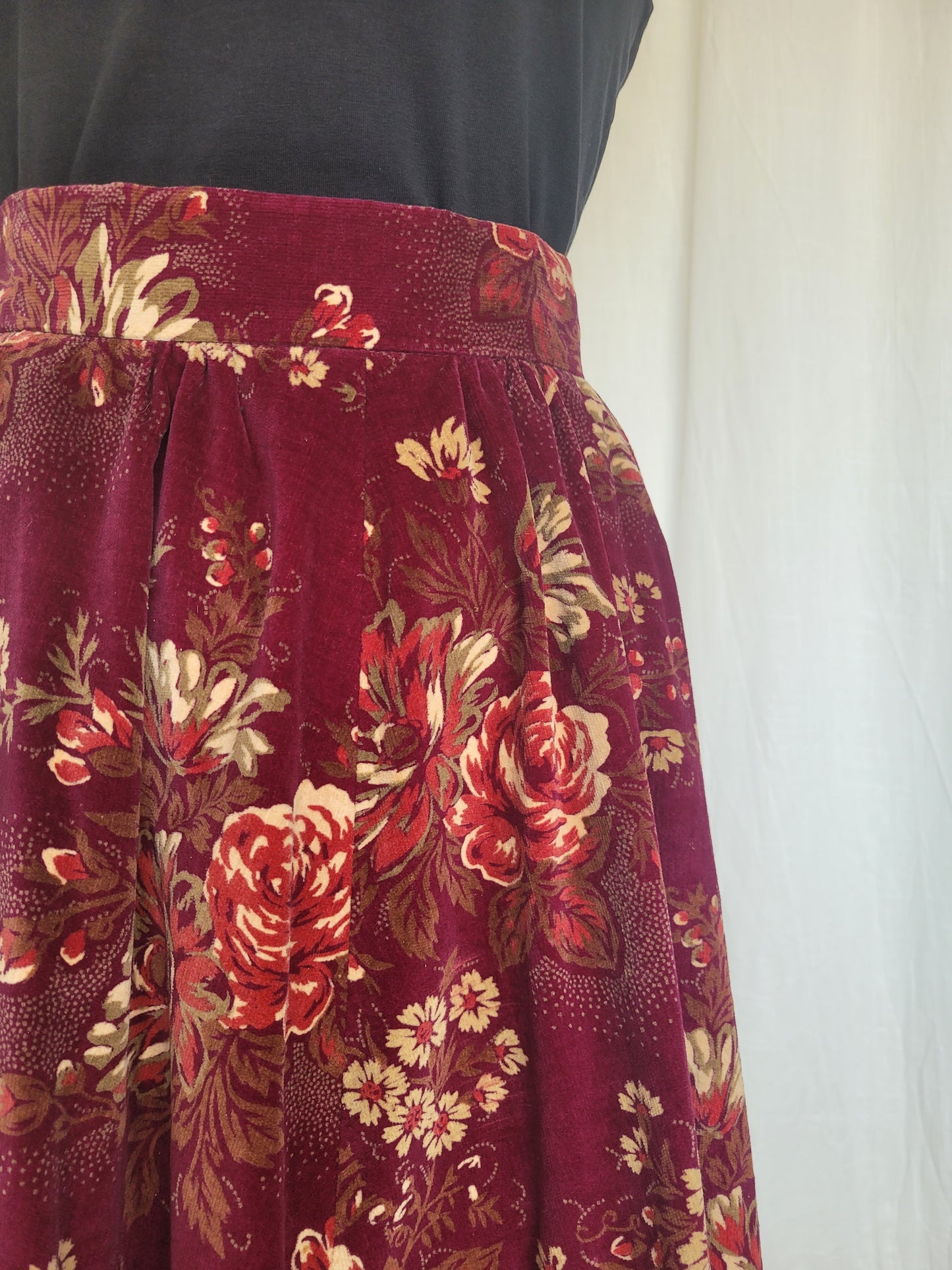 🌙 Midnight Rose Garden - flowy vintage velvet skirt - size M