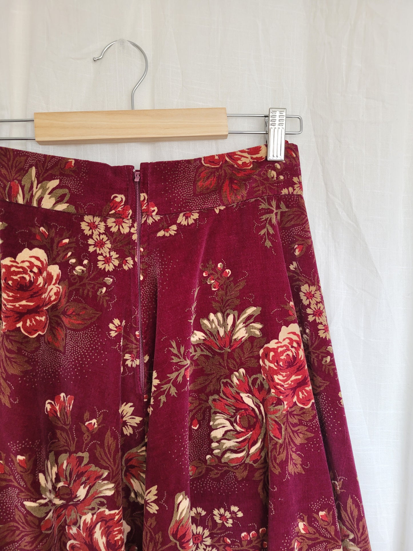 🌙 Midnight Rose Garden - flowy vintage velvet skirt - size M