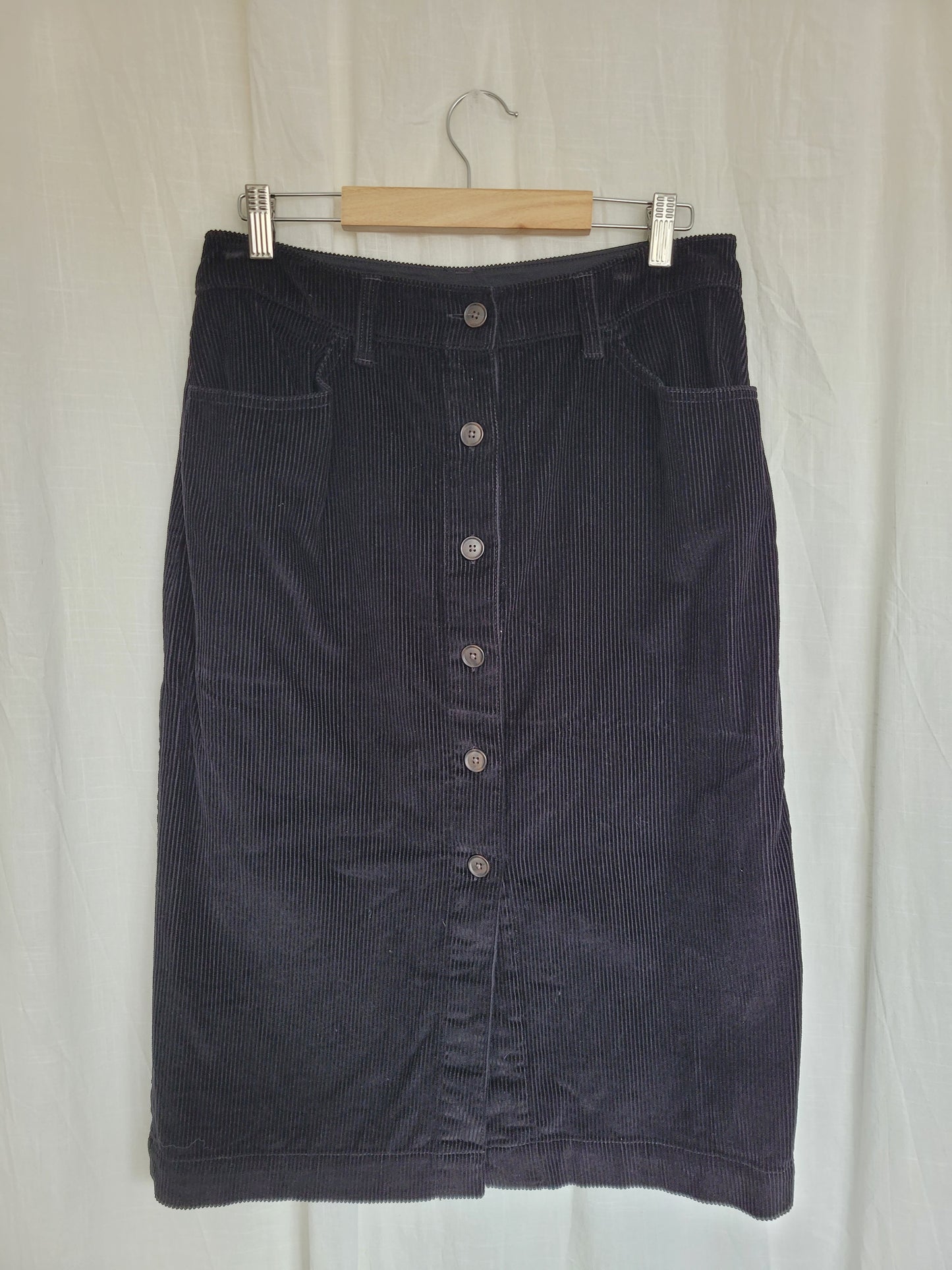 ✨ Velvet Shadow - black corduroy skirt - size L
