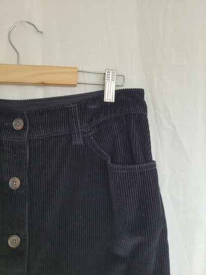 ✨ Velvet Shadow - black corduroy skirt - size L