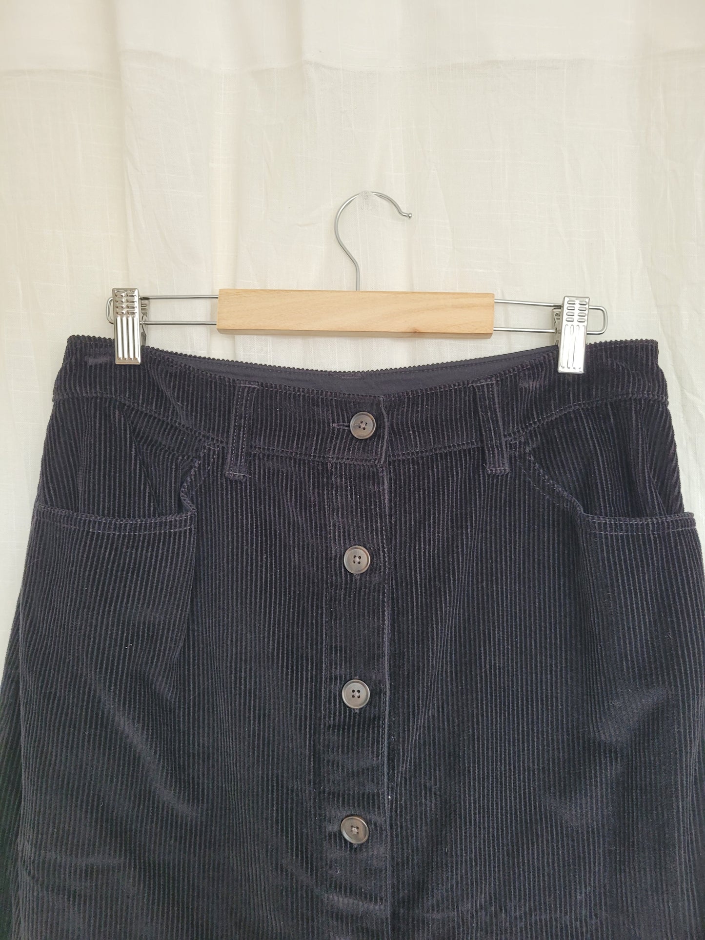 ✨ Velvet Shadow - black corduroy skirt - size L