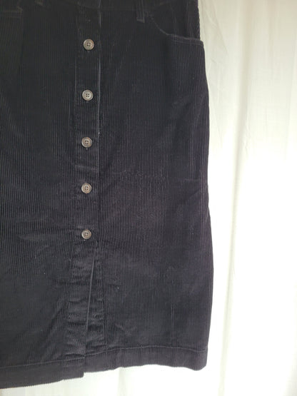✨ Velvet Shadow - black corduroy skirt - size L