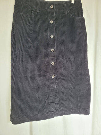 ✨ Velvet Shadow - black corduroy skirt - size L