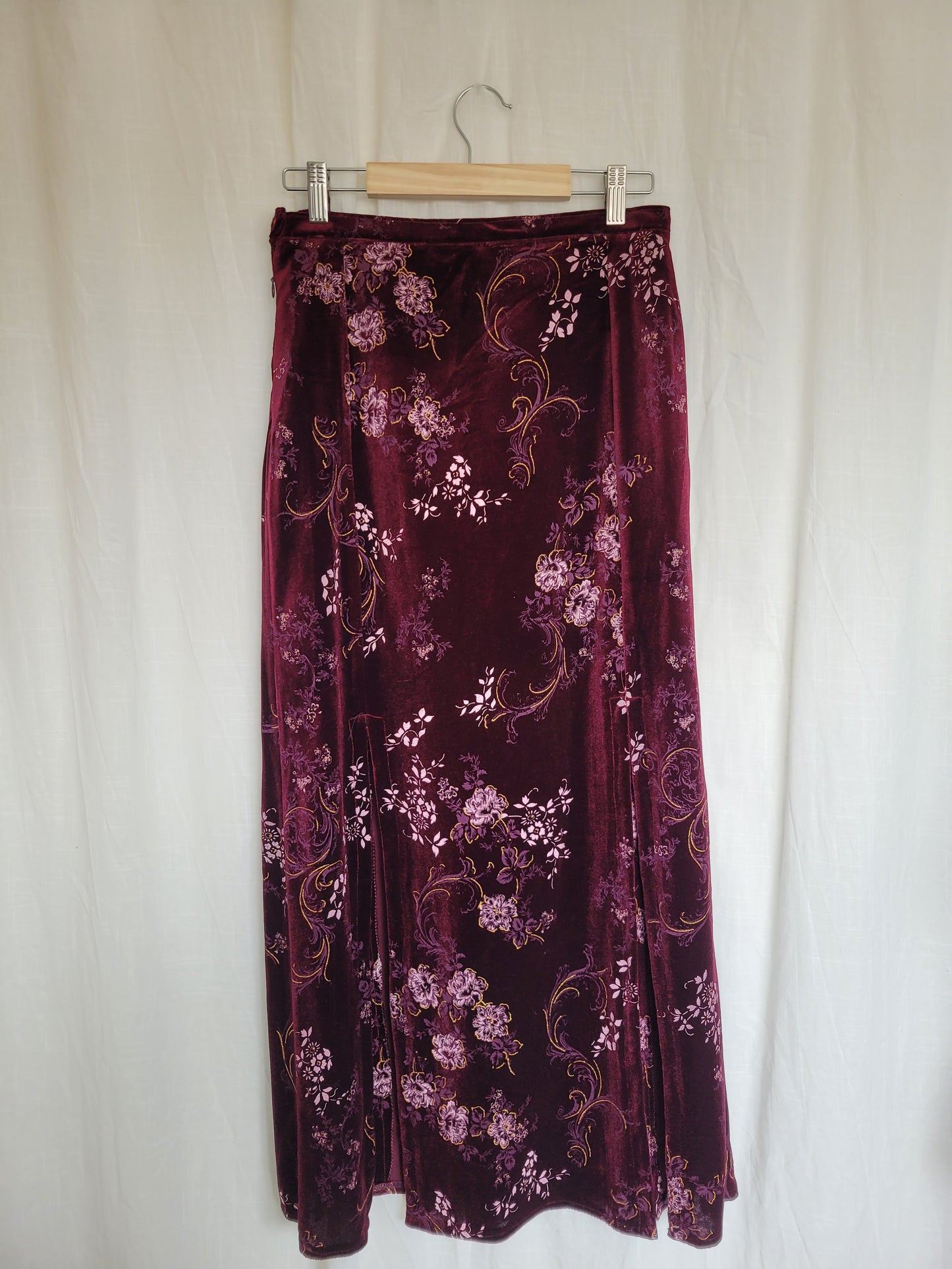 🖤 Velvet Night - long velvet vintage skirt with front and back slits and flower patterns - size M