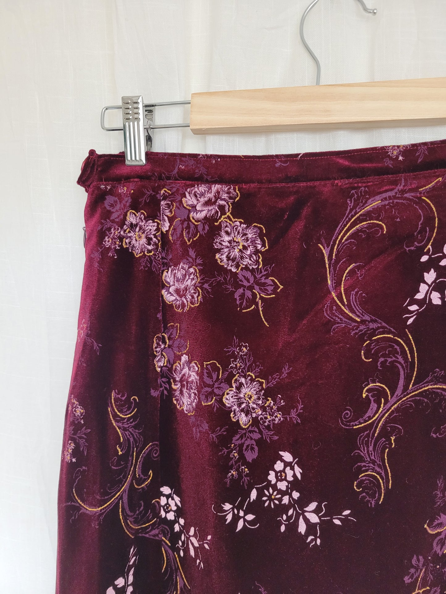 🖤 Velvet Night - long velvet vintage skirt with front and back slits and flower patterns - size M